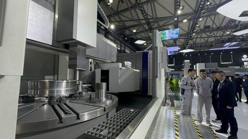 通用技術(shù)齊二機(jī)床兩款產(chǎn)品亮相CCMT2024，展現(xiàn)國產(chǎn)高端裝備硬實(shí)力